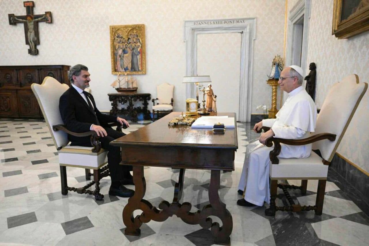საქართველოს პრეზიდენტმა, მიხეილ ყაველაშვილმა რომის პაპთან, ლეონ XIV-სთან შეხვედრა გამართა.